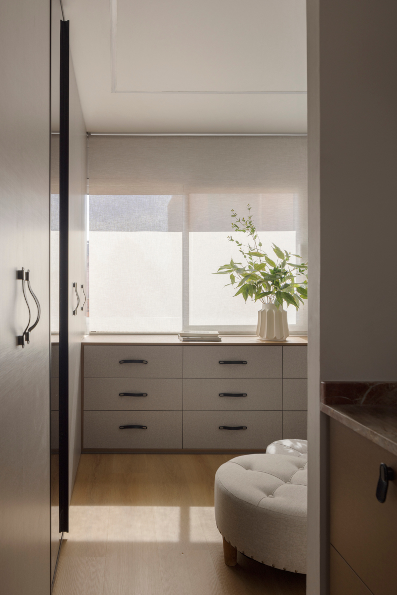 chambre avec dressing sur mesure décoration contemporaine appartement rénové 70m2