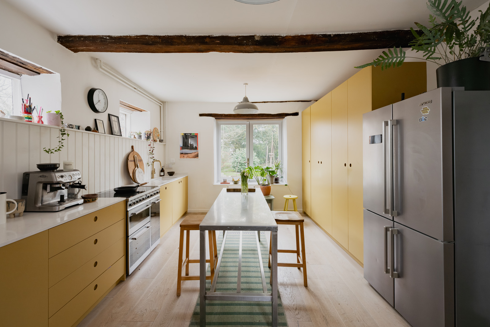 yellow kitchen vintage decor renovated 18th-century house in the English countryside yellow kitchen vintage decor renovated 18th-century house in the English countryside