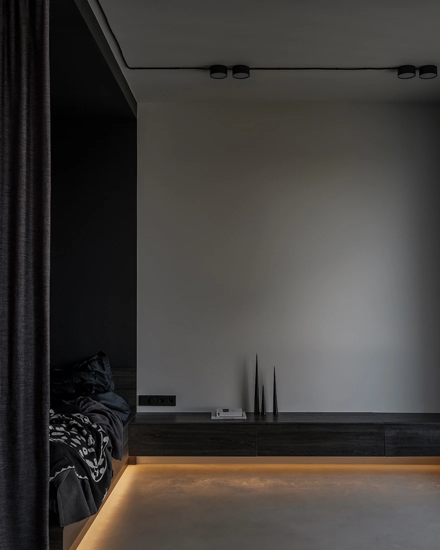 salon avec chambre alcôve petit appartement studio 35m2 noir et blanc design
