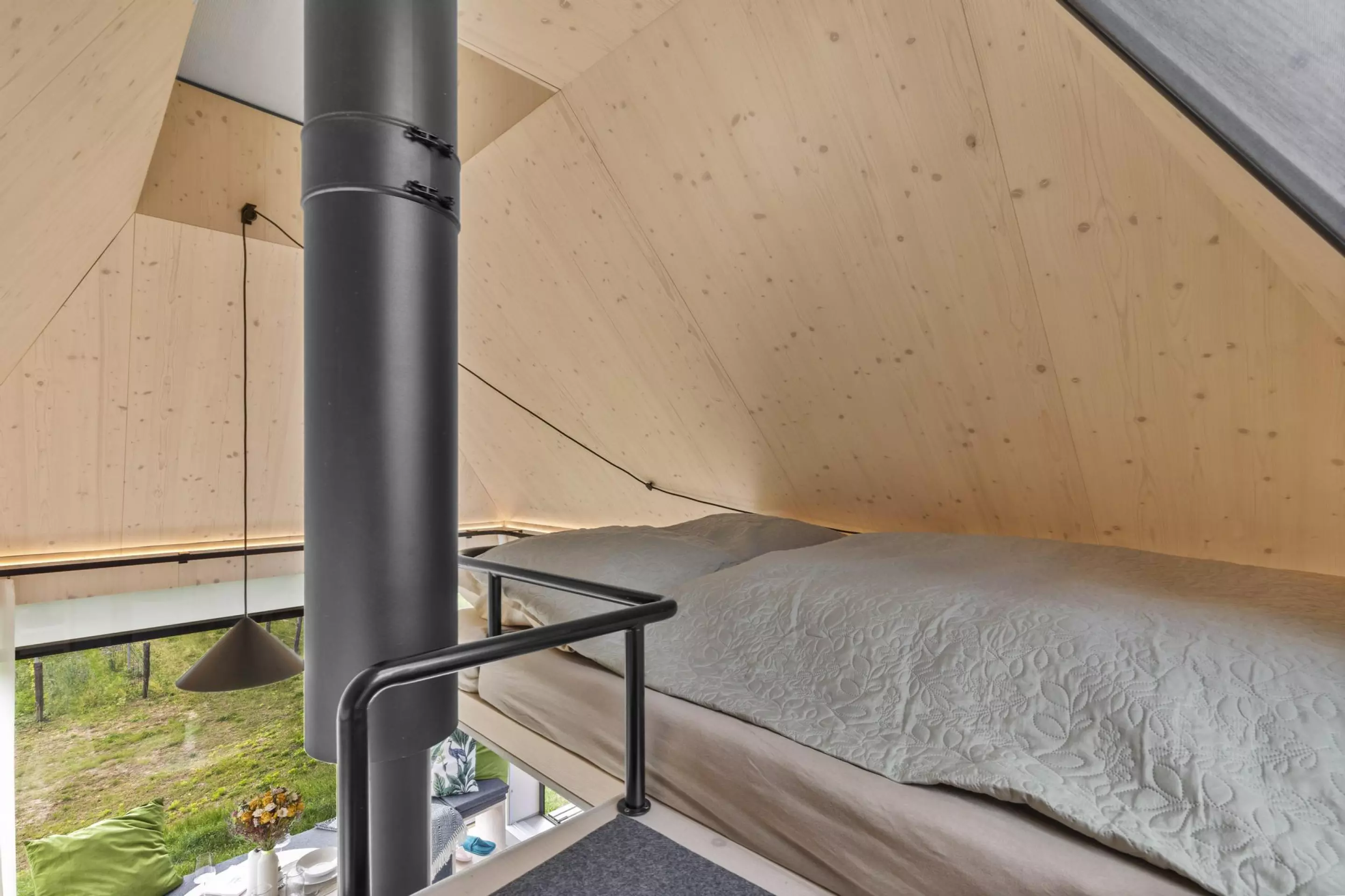 lit pour mezzanine mini maison de 20m2 Cabin Devín par Ark-Shelter lit pour mezzanine mini maison de 20m2 Cabin Devín par Ark-Shelter