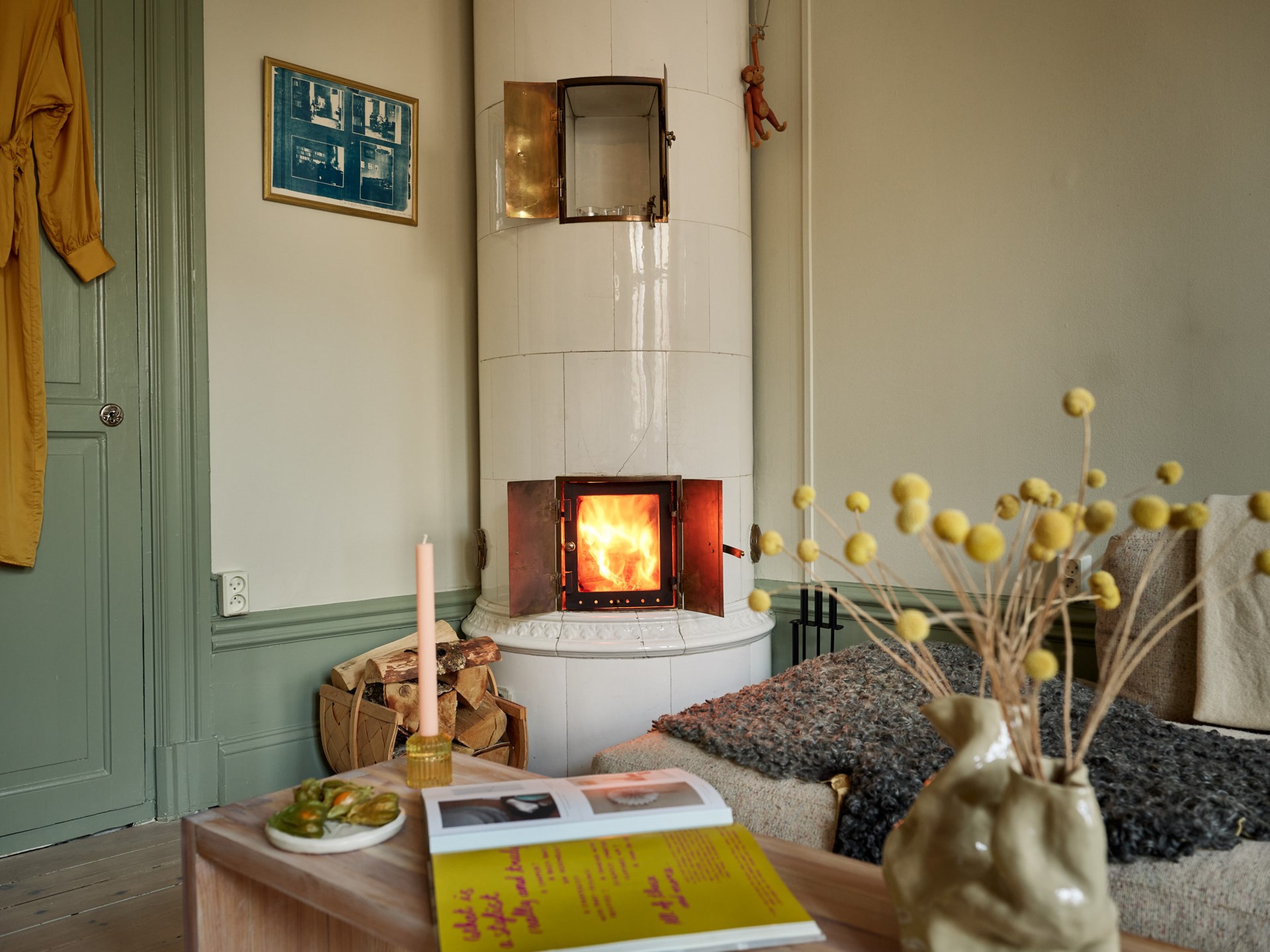 salon avec poêle ancien décoration design vintage deux-pièces 41m2