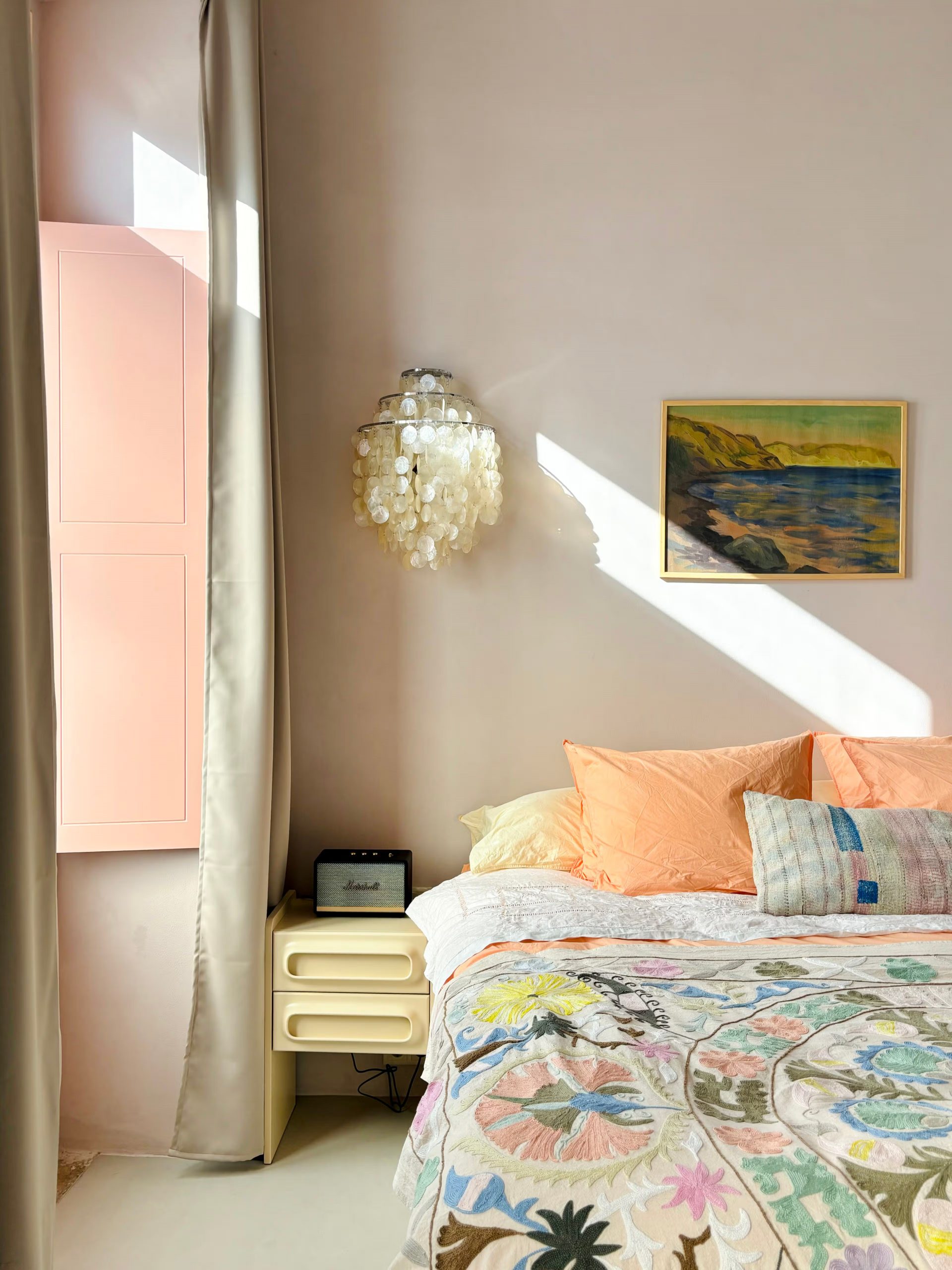 chambre décoration pastel maison rénovée Portugal “Casinha Bloom” chambre décoration pastel maison rénovée Portugal “Casinha Bloom”