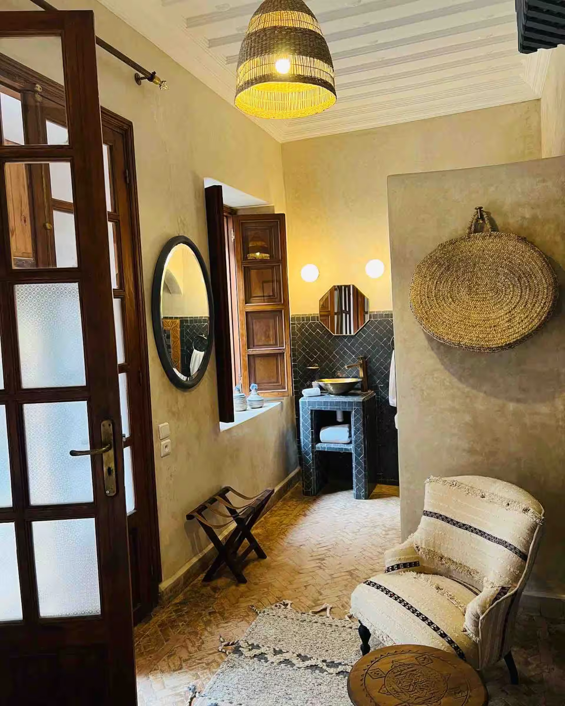 chambre avec salle de bain décoration marocaine Riad Sadaka