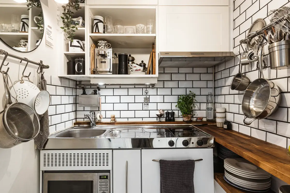 petite cuisine sans fenêtre décoration blanche et scandinave studio 27m2 petite cuisine sans fenêtre décoration blanche et scandinave studio 27m2
