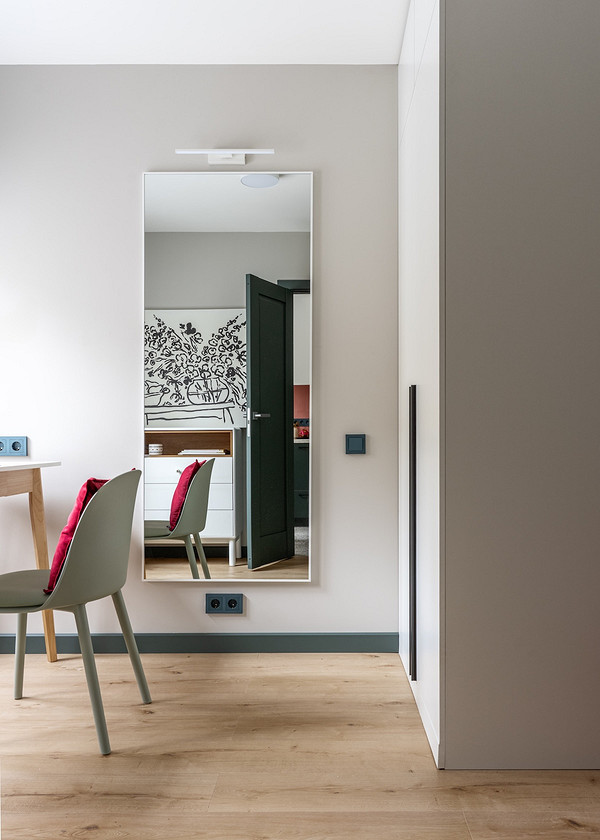 chambre avec bureau et grand miroir studio 19m2 optimisé décoration contemporaine chambre avec bureau et grand miroir studio 19m2 optimisé décoration contemporaine