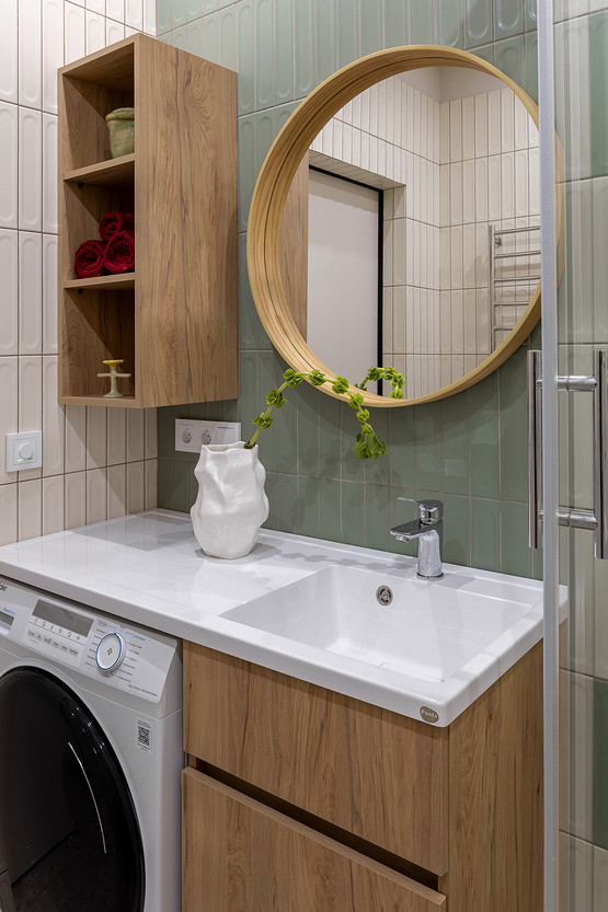 salle de bain verte et bois