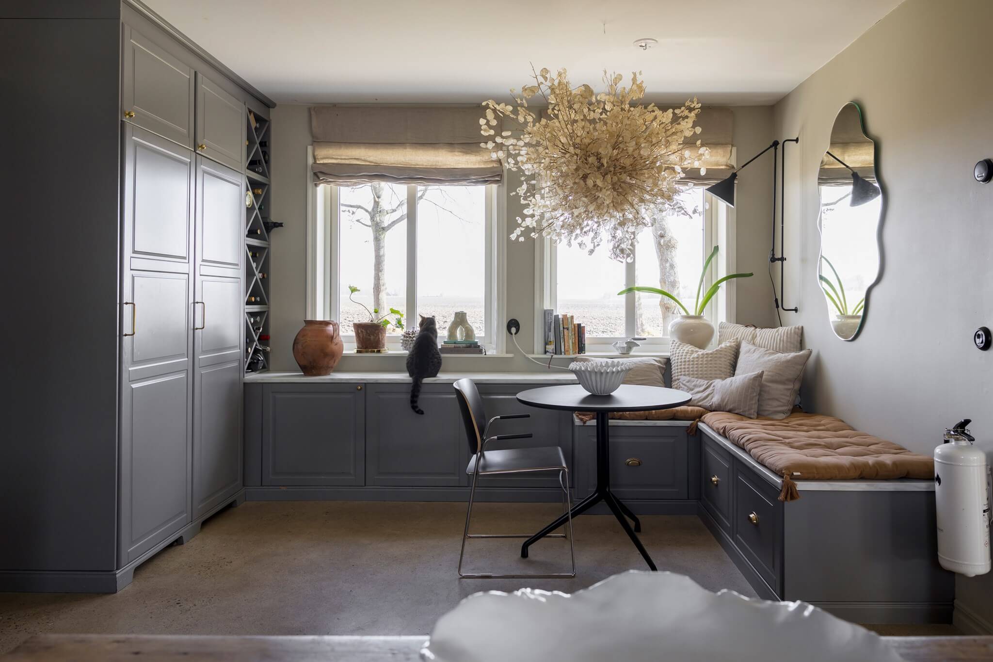 cuisine grise avec coin repas rustique maison de campagne décoration scandinave cuisine grise avec coin repas rustique maison de campagne décoration scandinave
