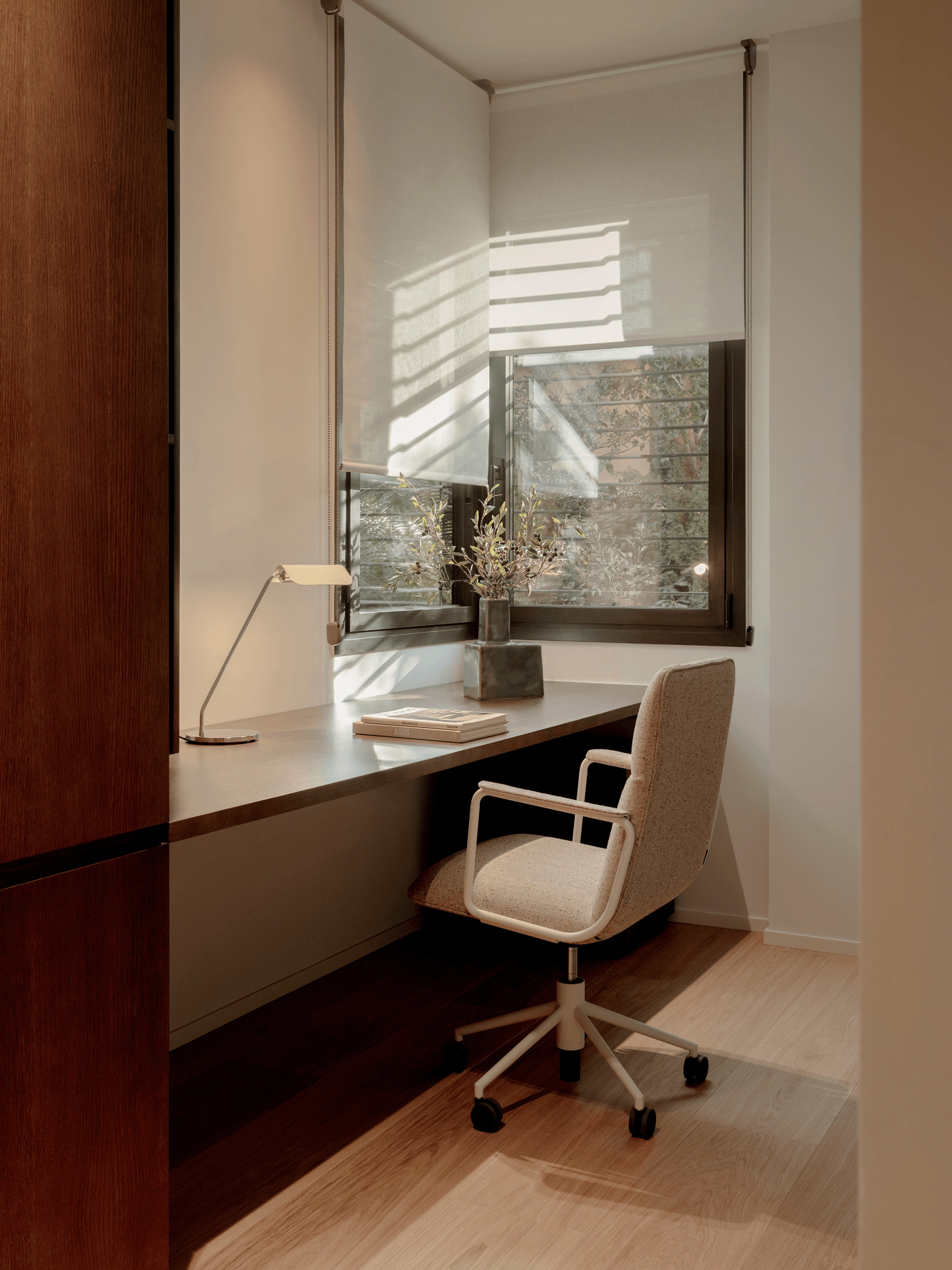 bureau décoration contemporaine appartement Barcelone par The Room Studio bureau décoration contemporaine appartement Barcelone par The Room Studio