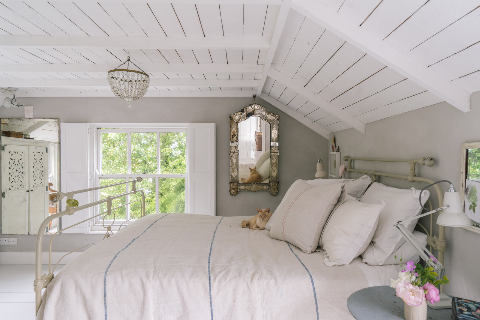 attic bedroom white country chic decor attic bedroom white country chic decor