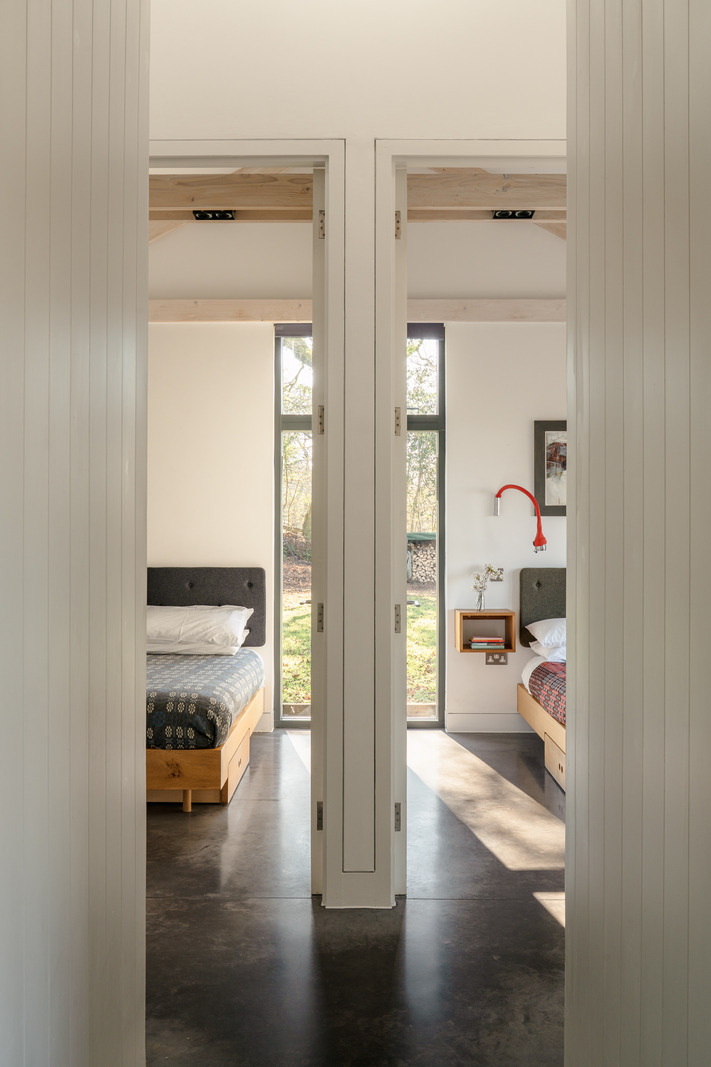 bedrooms minimalist decor concrete floor