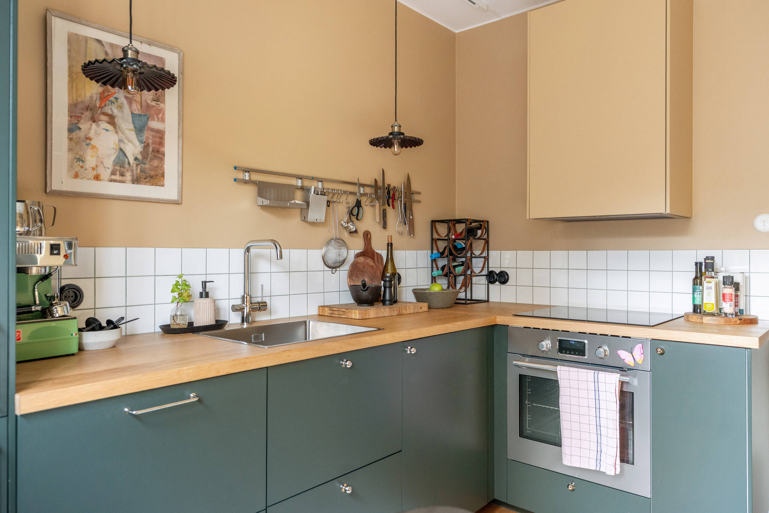 cuisine verte décoration scandinave appartement des années 50 cuisine verte décoration scandinave appartement des années 50