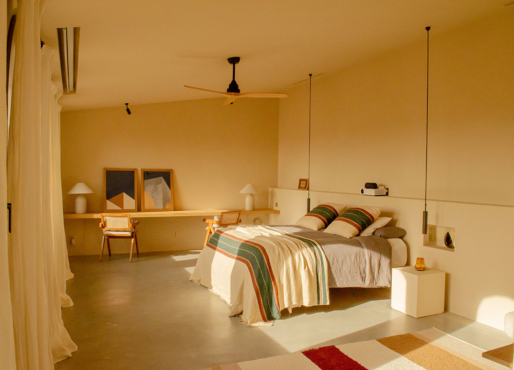 chambre maison décoration rustique chic Casa Carolina Emporda Espagne
