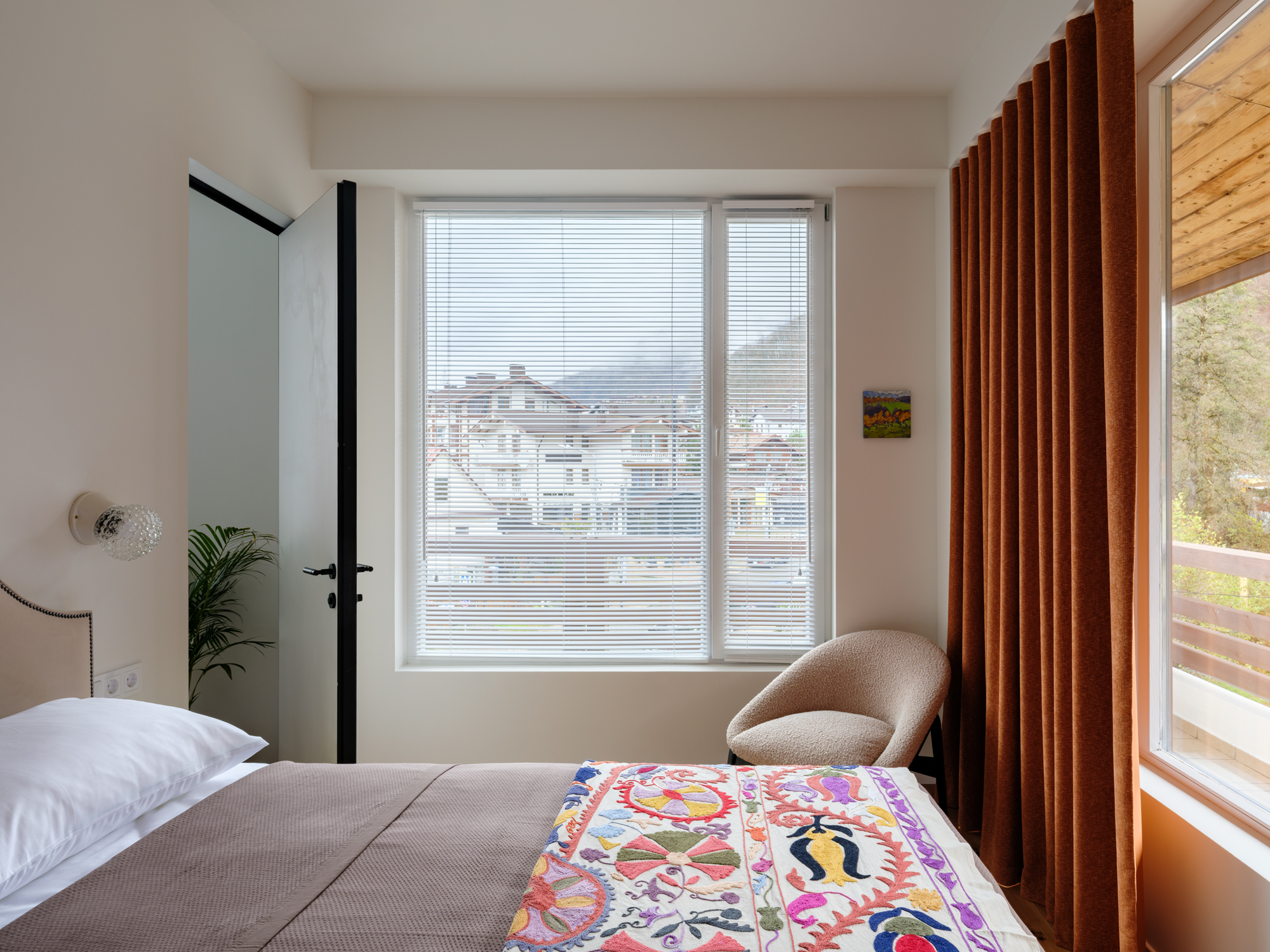 chambre décoration classique chic appartement rénové de trois-pièces de 50m2 seulement optimisé