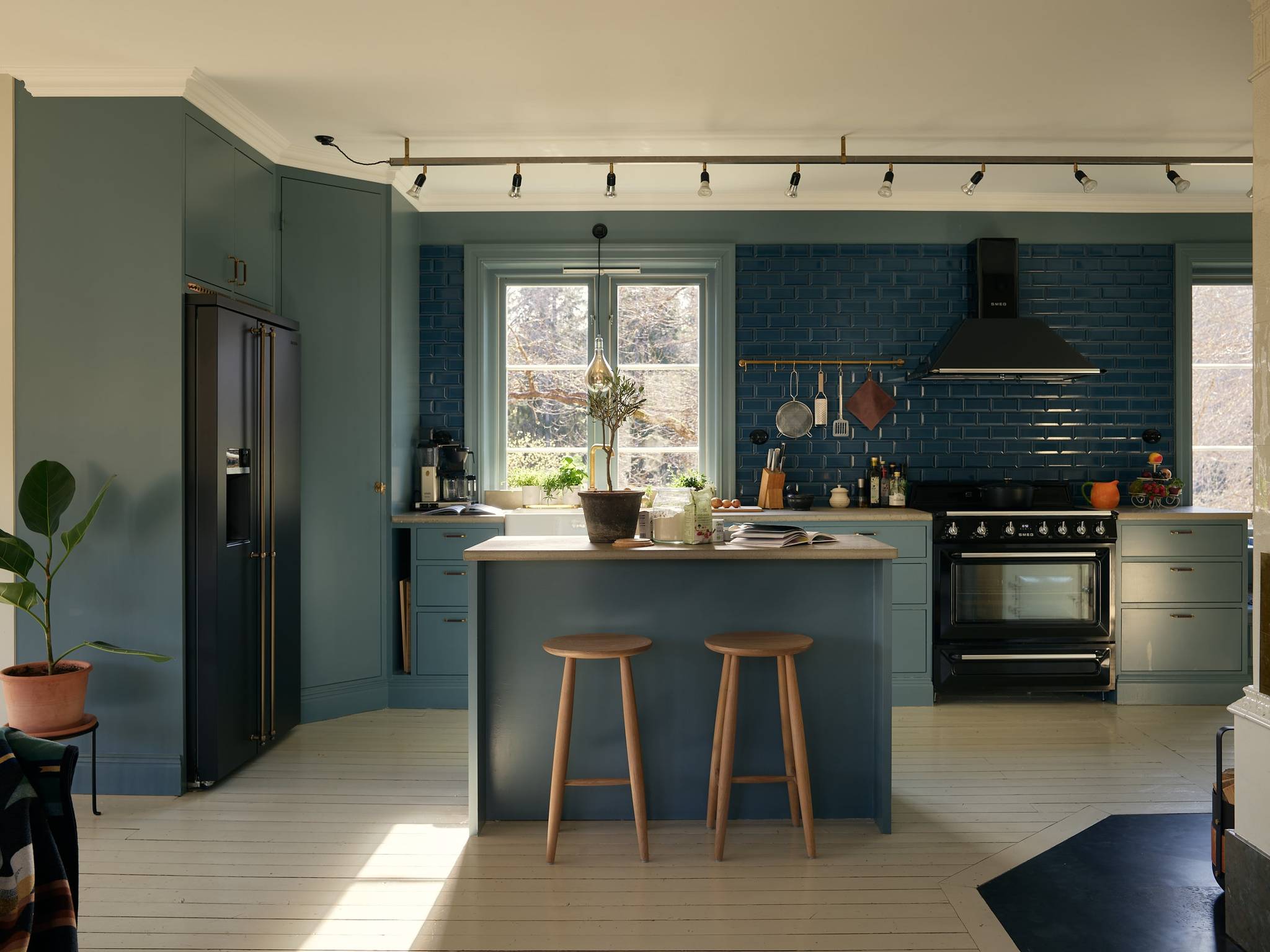 cuisine bleue décoration vintage maison des années 1920 Suède
