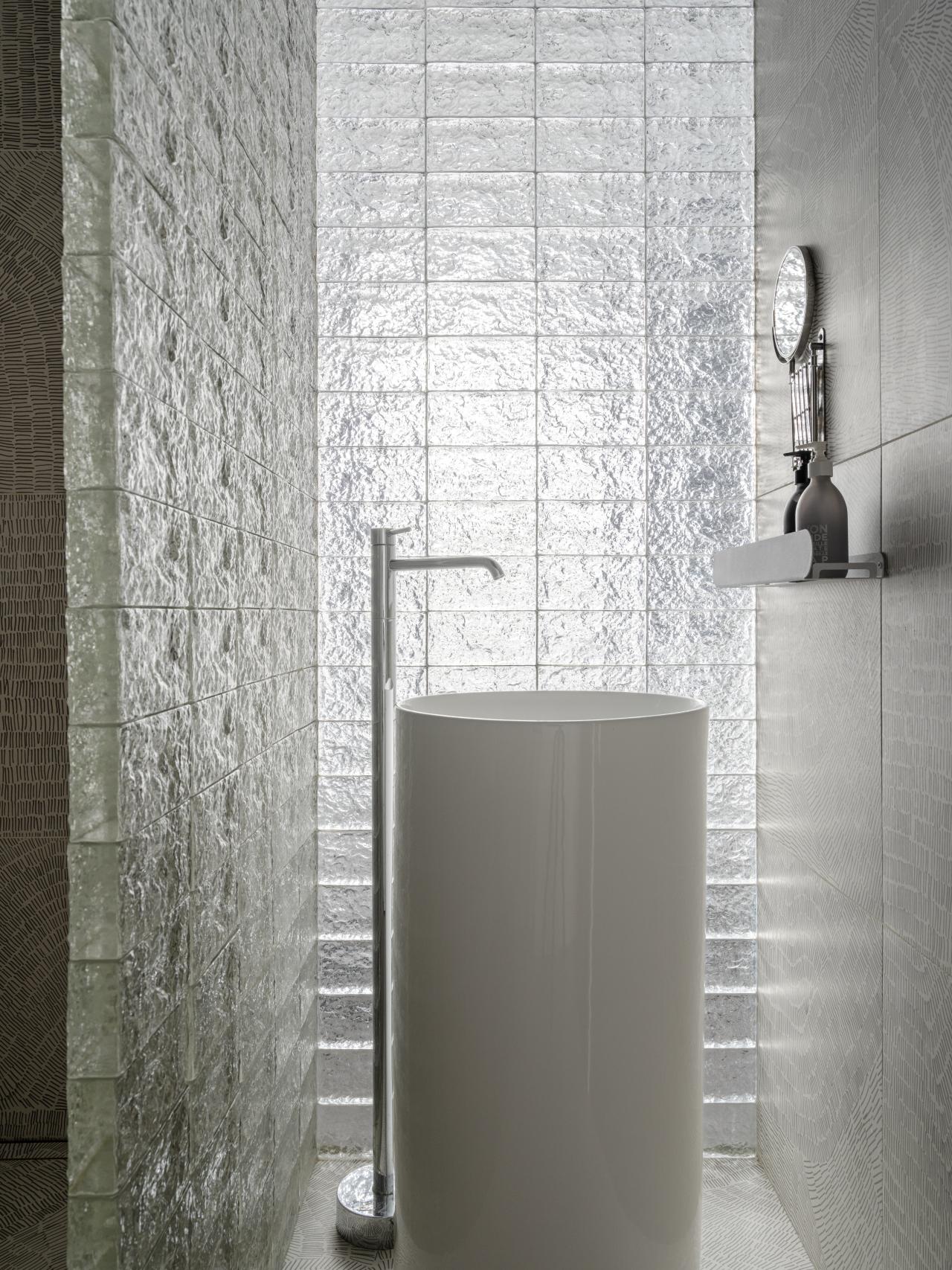 salle de bain pavés de verre deux-pièces 35m2 décoration design