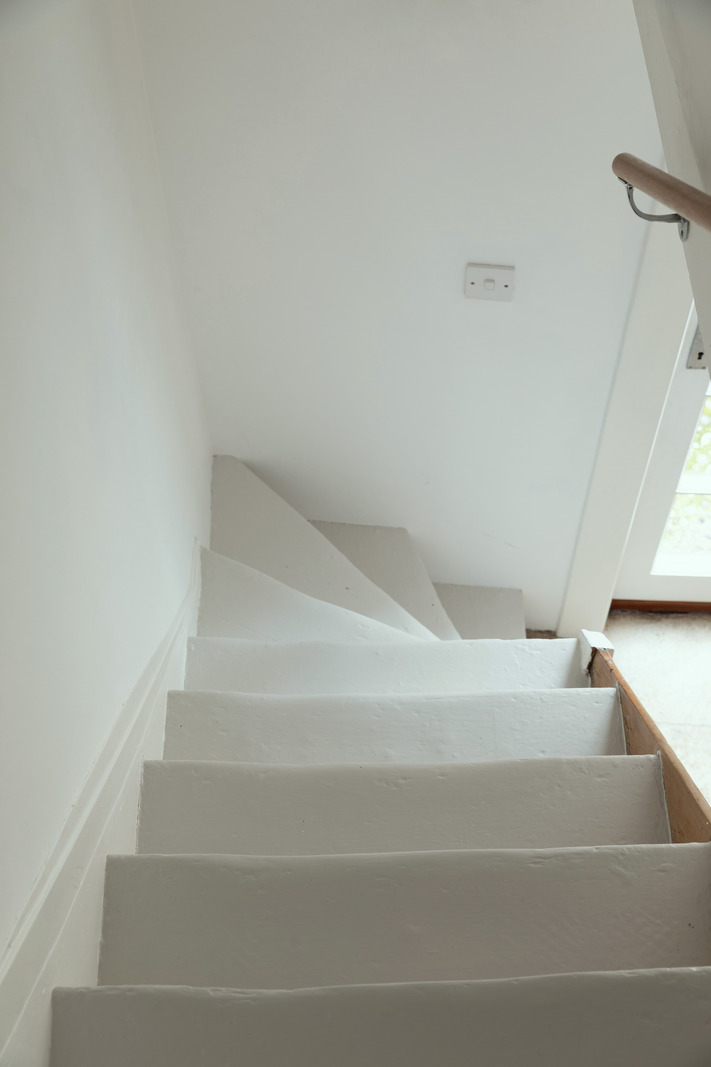 escalier ancien petite maison victorienne de 41m2