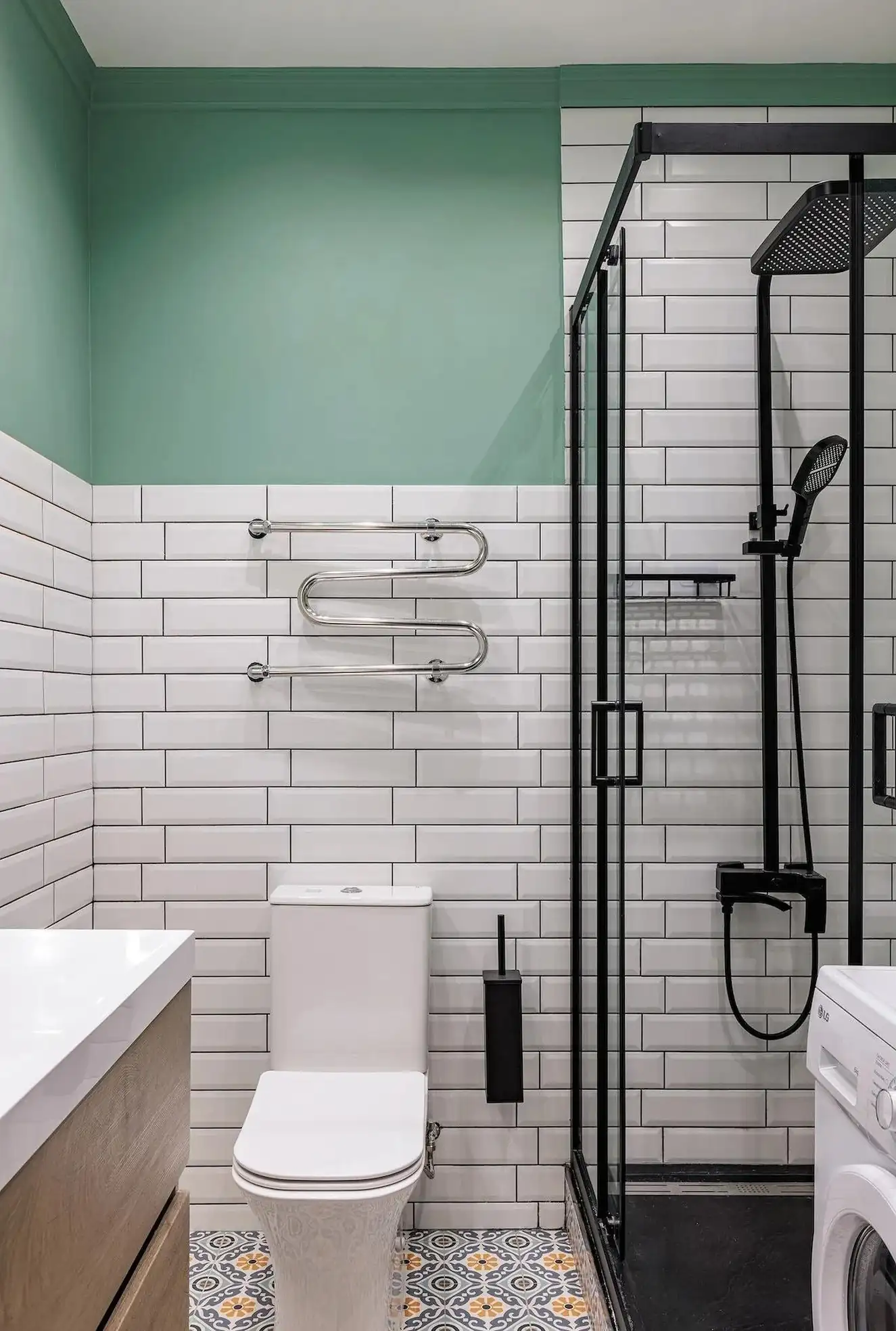 salle de bain verte sol carreaux vintage carrelage métro blanc décoration contemporaine studio 39m2
