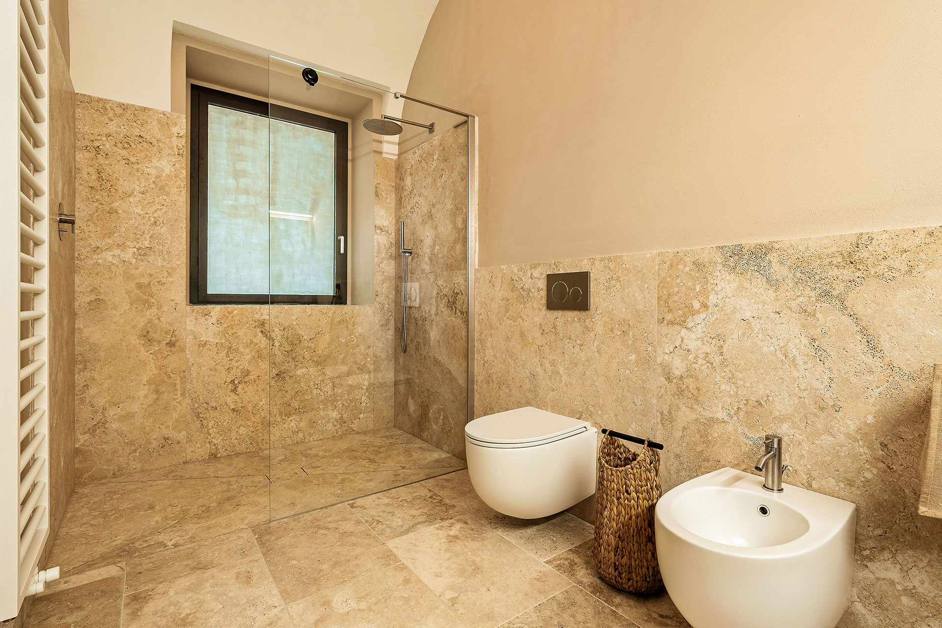 beige marble contemporary bathroom La Torre Umbria