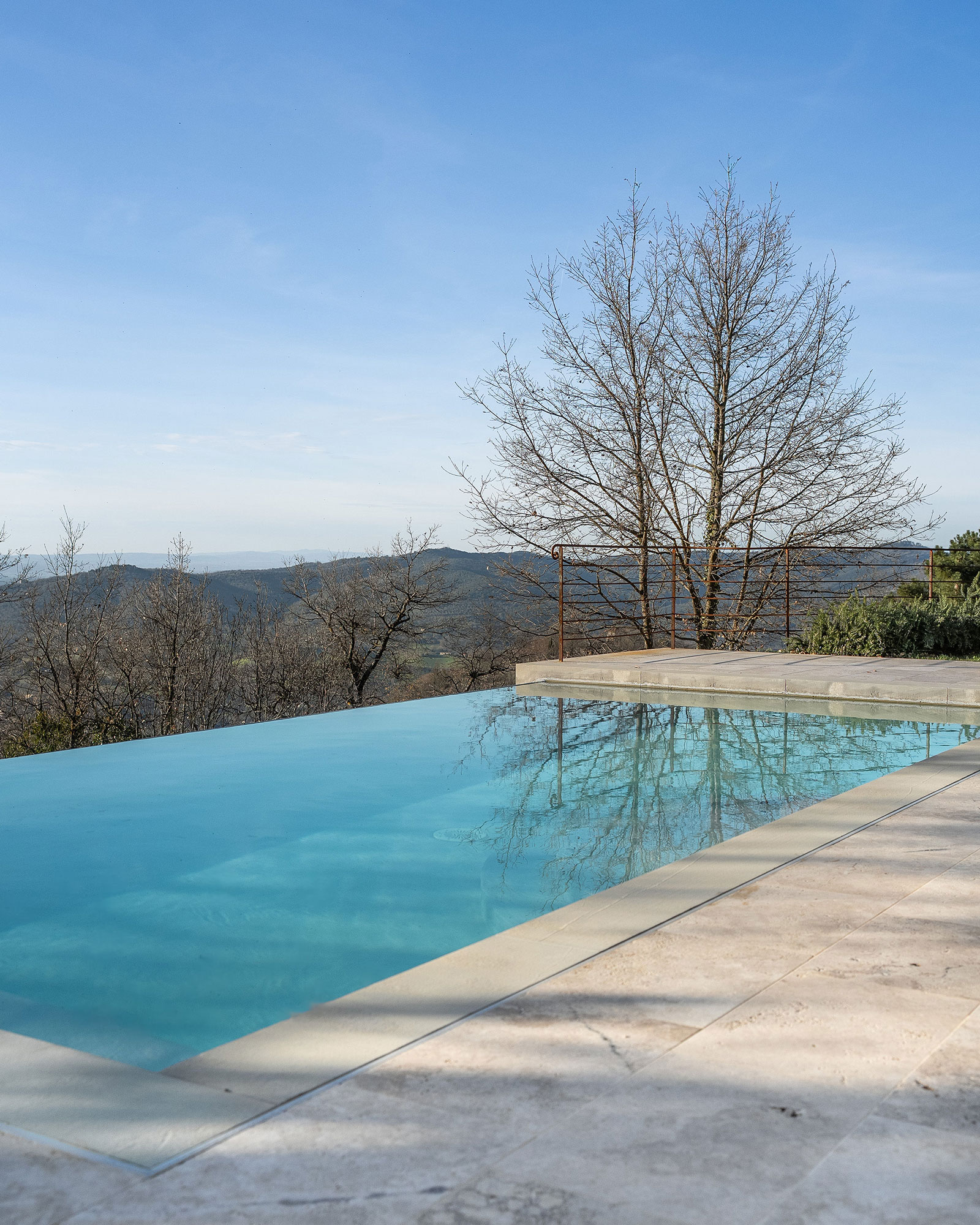pool view on Tuscany hilltops La Torre Umbria