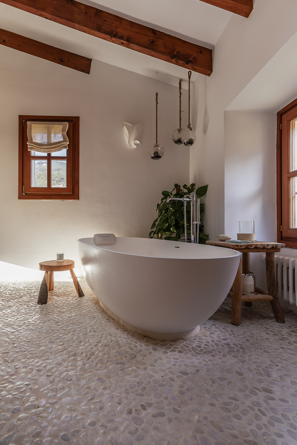 design bathroom with beams in a period house
