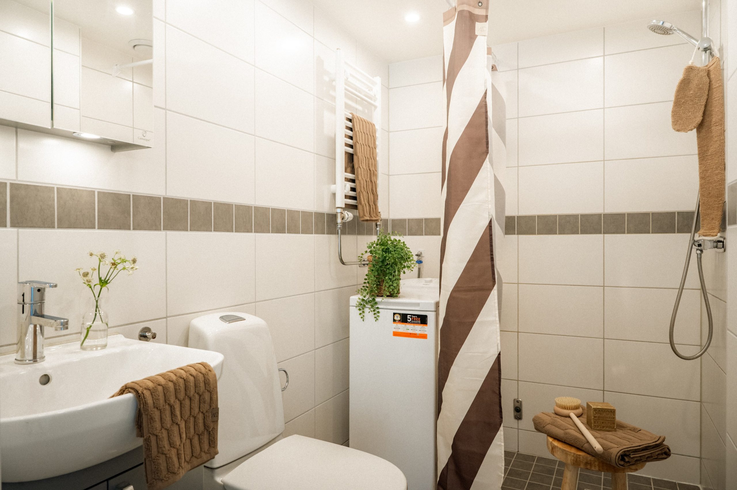 beige and white bathroom beige and white bathroom