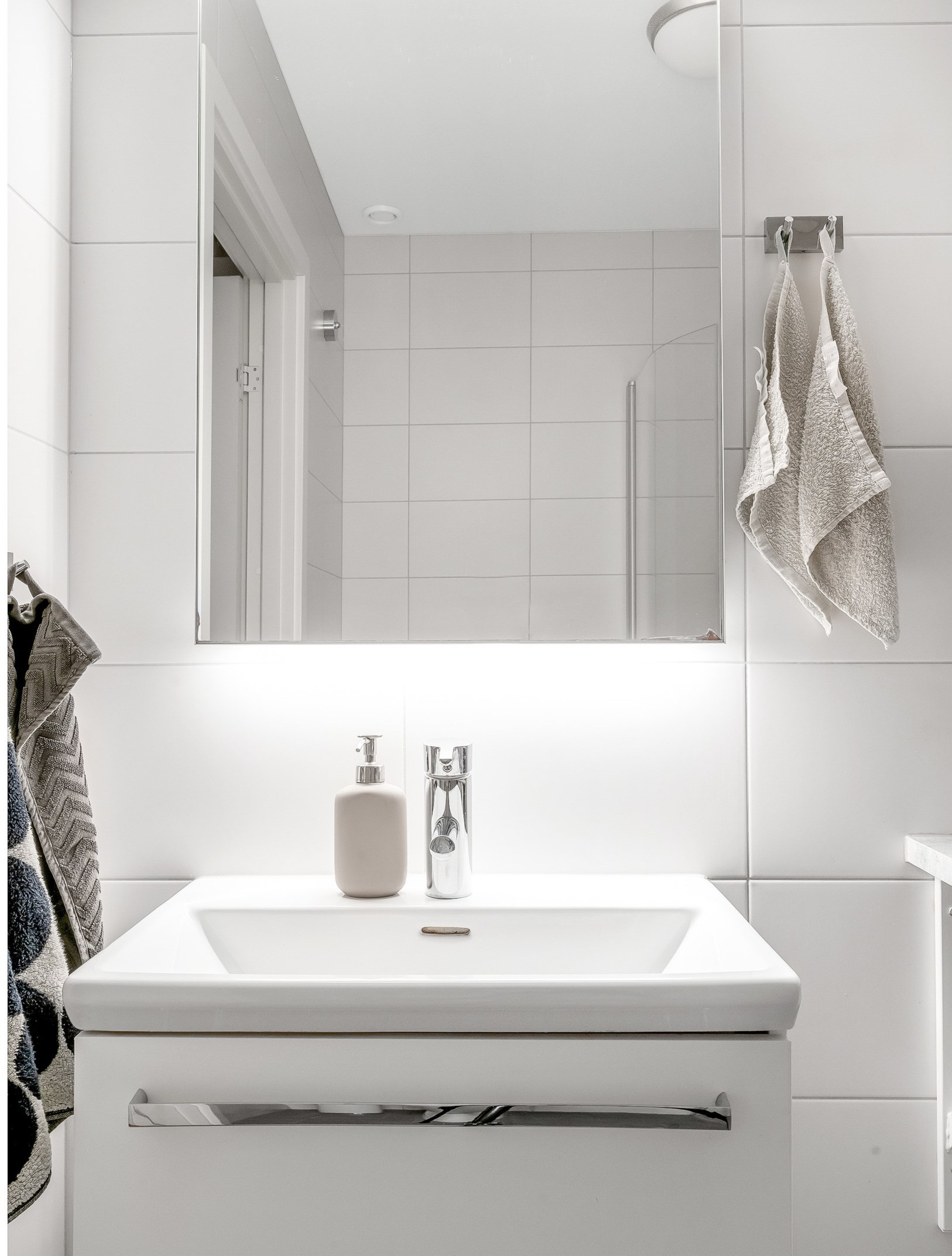 all white bathroom all white bathroom