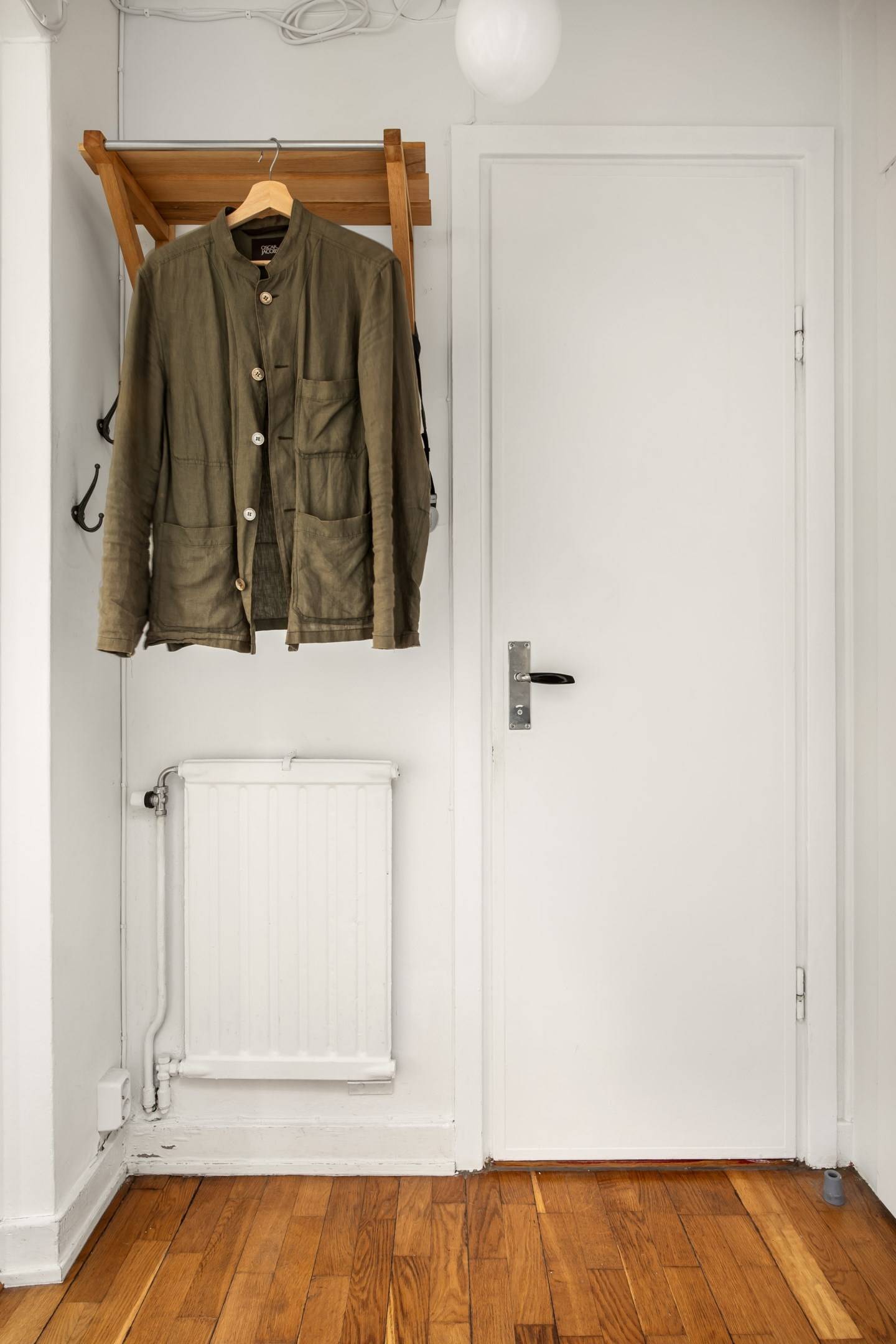 entrée avec porte-manteaux entrée avec porte-manteaux