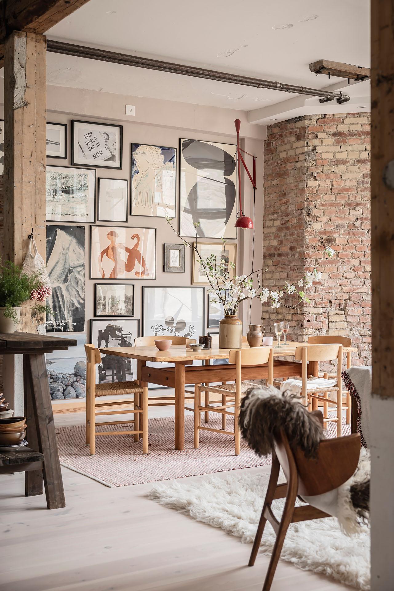 salon avec murs briques anciennes et poutres appartement 80m2 décoration scandinave salon avec murs briques anciennes et poutres appartement 80m2 décoration scandinave