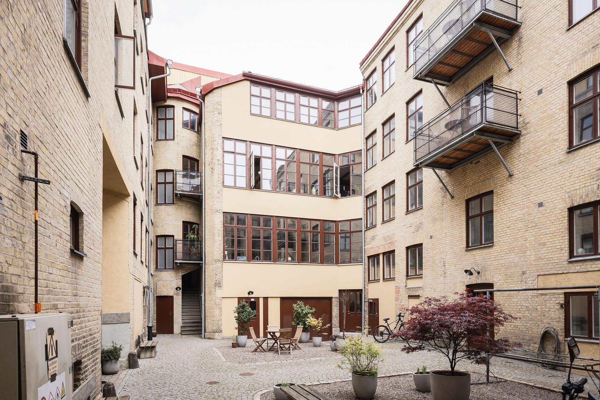 cour immeuble suédois en briques cour immeuble suédois en briques