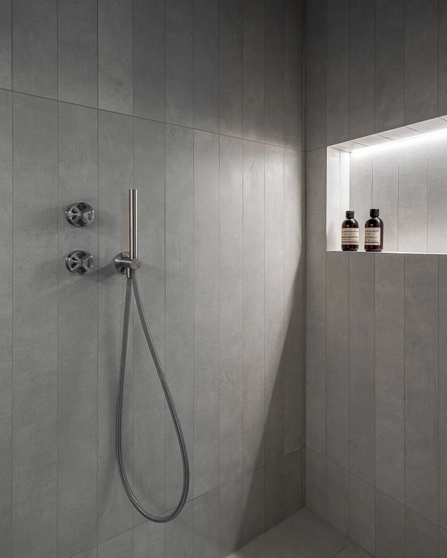 douche grise appartement design de 39m2 douche grise appartement design de 39m2