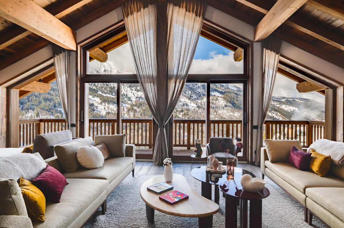 salon double hauteur vue montage chalet J Méribel décoration contemporaine salon double hauteur vue montage chalet J Méribel décoration contemporaine