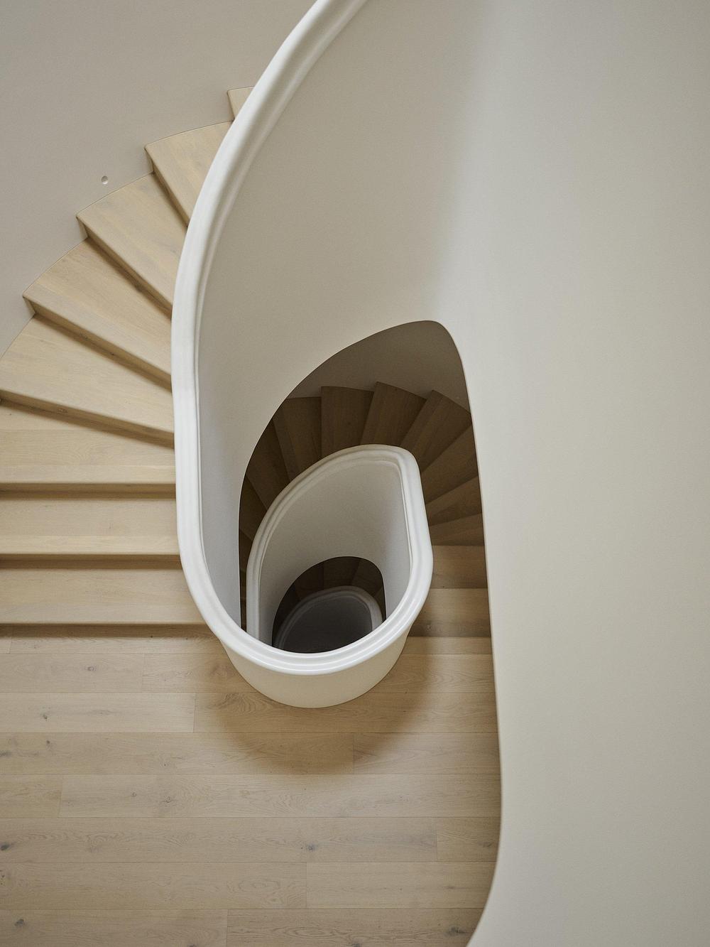 entrée avec escalier design décoration contemporaine maison australienne Ramsgate House Bondi Beach
