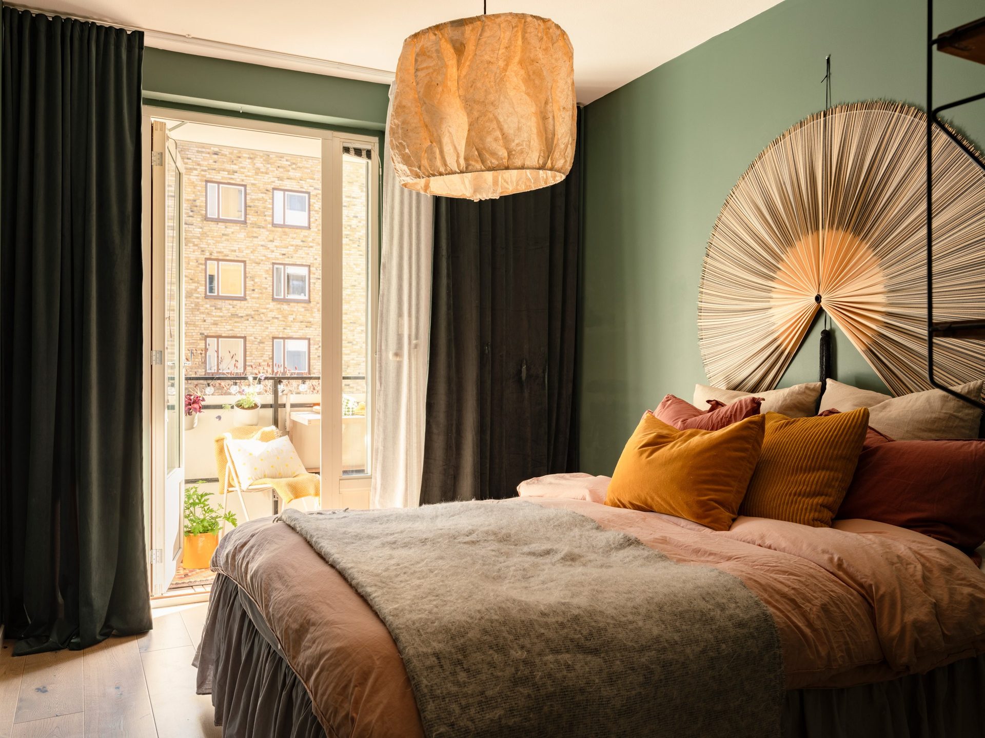 chambre avec balcon murs verts décoration scandinave chambre avec balcon murs verts décoration scandinave
