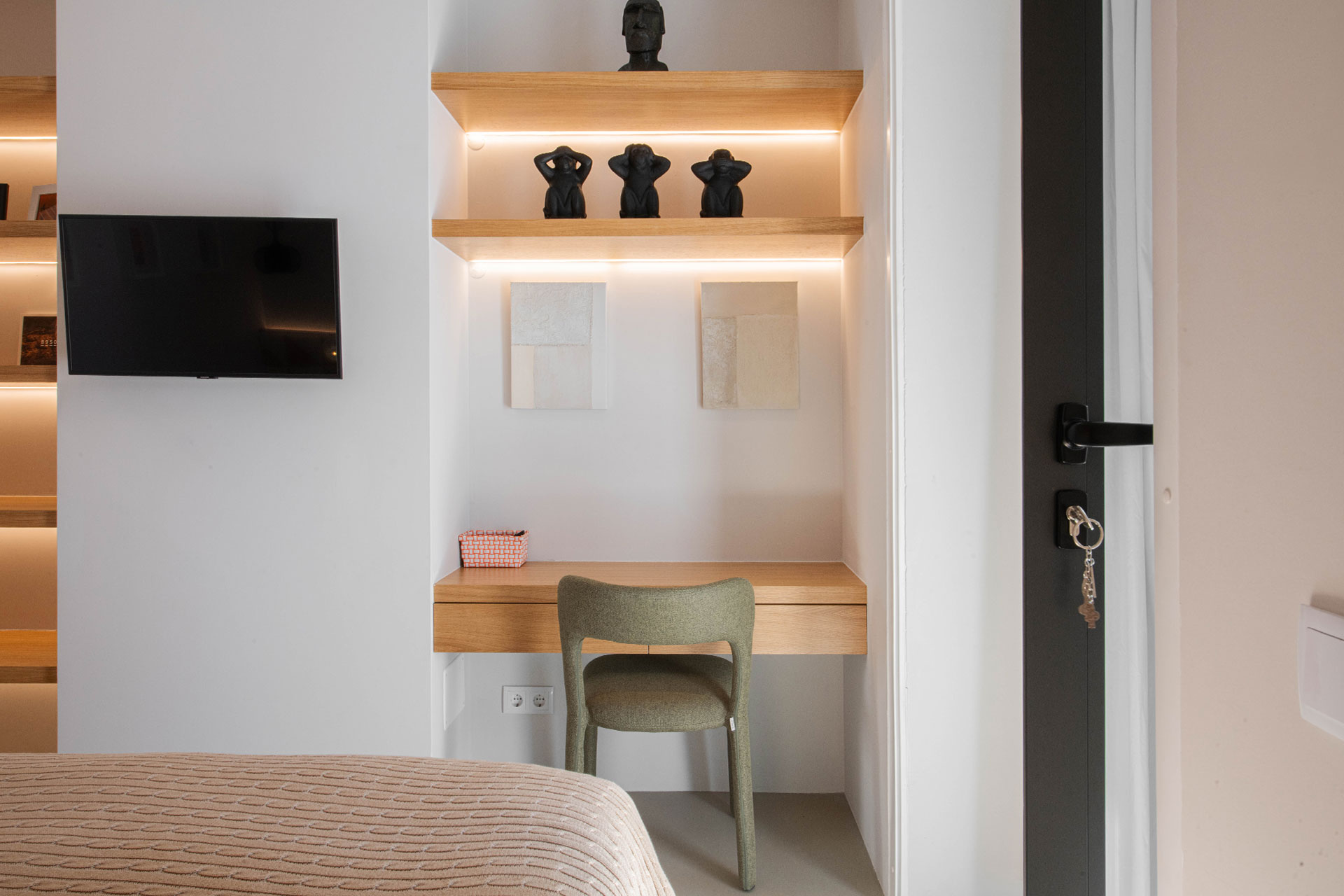 chambre avec espace bureau décoration contemporaine Casa Dima Algarve