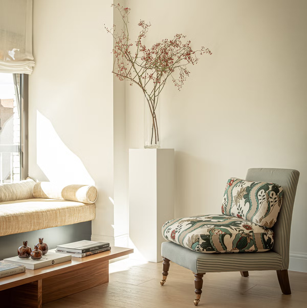 living room contemporary decor apartement in central Madrid