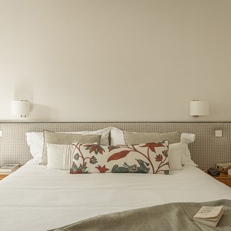 neutral bedroom