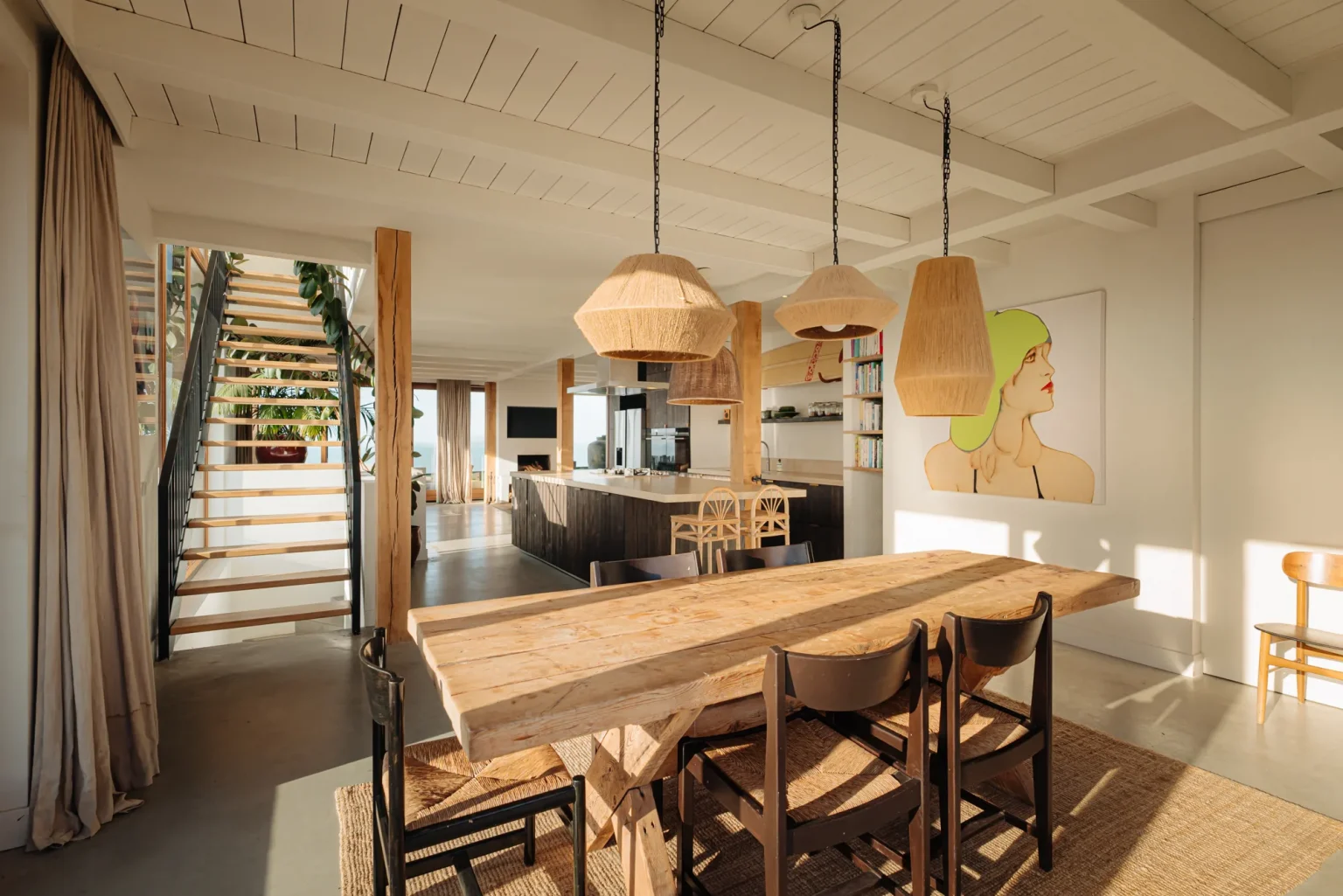 salon avec cheminée maison de plage contemporaine 