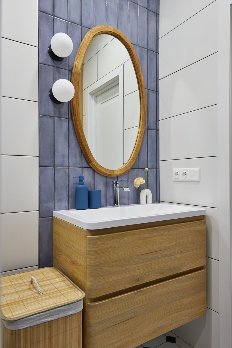 salle de bain blanche et bleue décoration contemporaine studio 36m2 salle de bain blanche et bleue décoration contemporaine studio 36m2