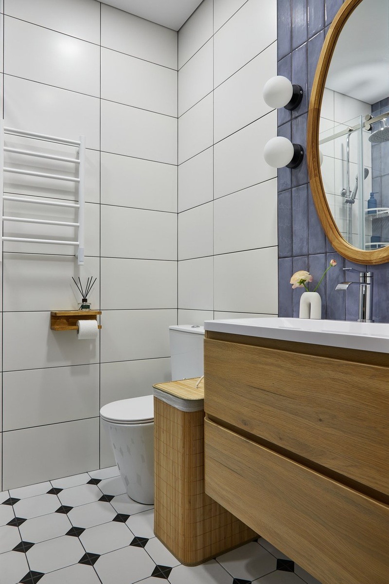 salle de bain blanche et bleue décoration contemporaine studio 36m2 salle de bain blanche et bleue décoration contemporaine studio 36m2