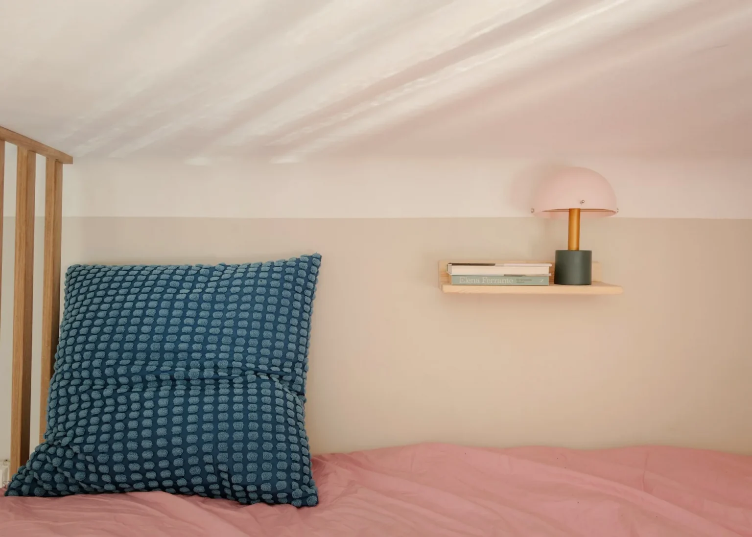 lit sur mezzanine