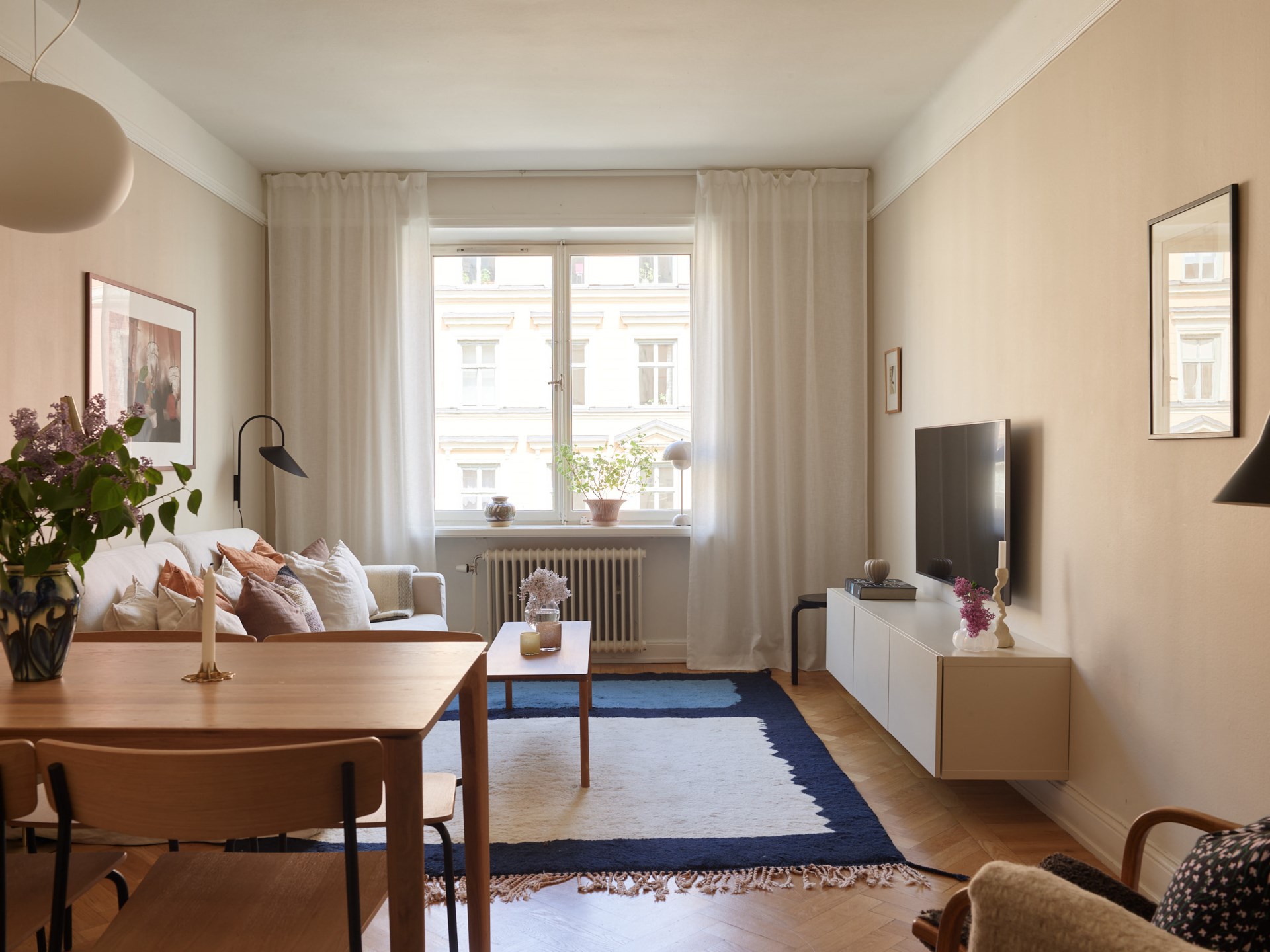 salon beige appartement trois-pièces 66m2 décoration scandinave salon beige appartement trois-pièces 66m2 décoration scandinave