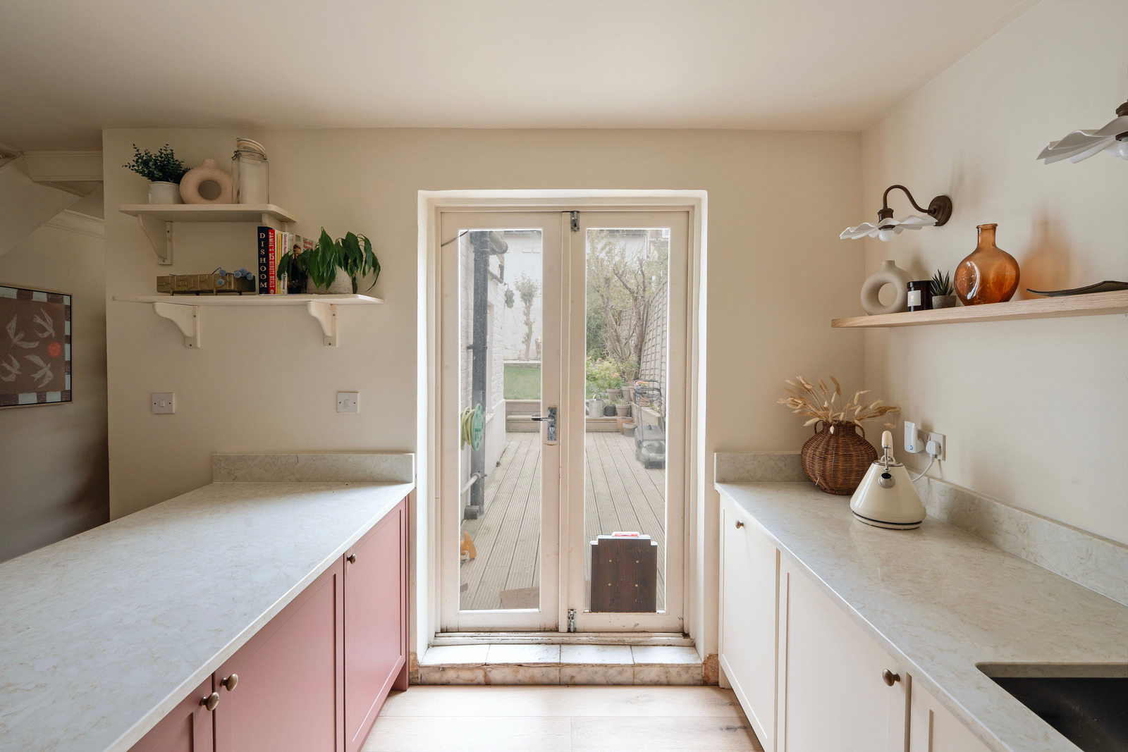 cuisine Shaker rose décoration contemporaine maison victorienne rénovée Londres cuisine Shaker rose décoration contemporaine maison victorienne rénovée Londres