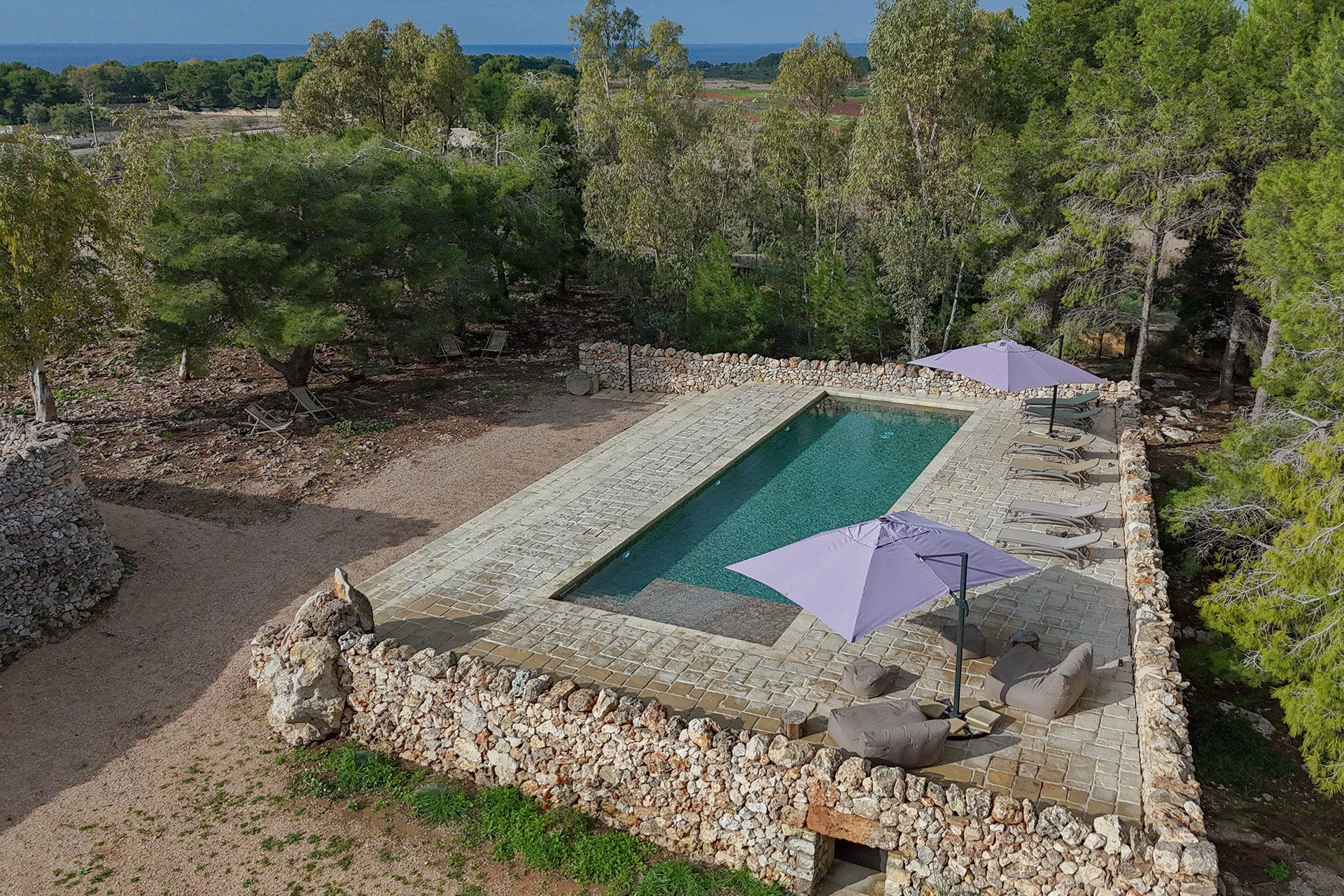 jardin avec piscine maison dans les Pouilles masseria Li Cafari