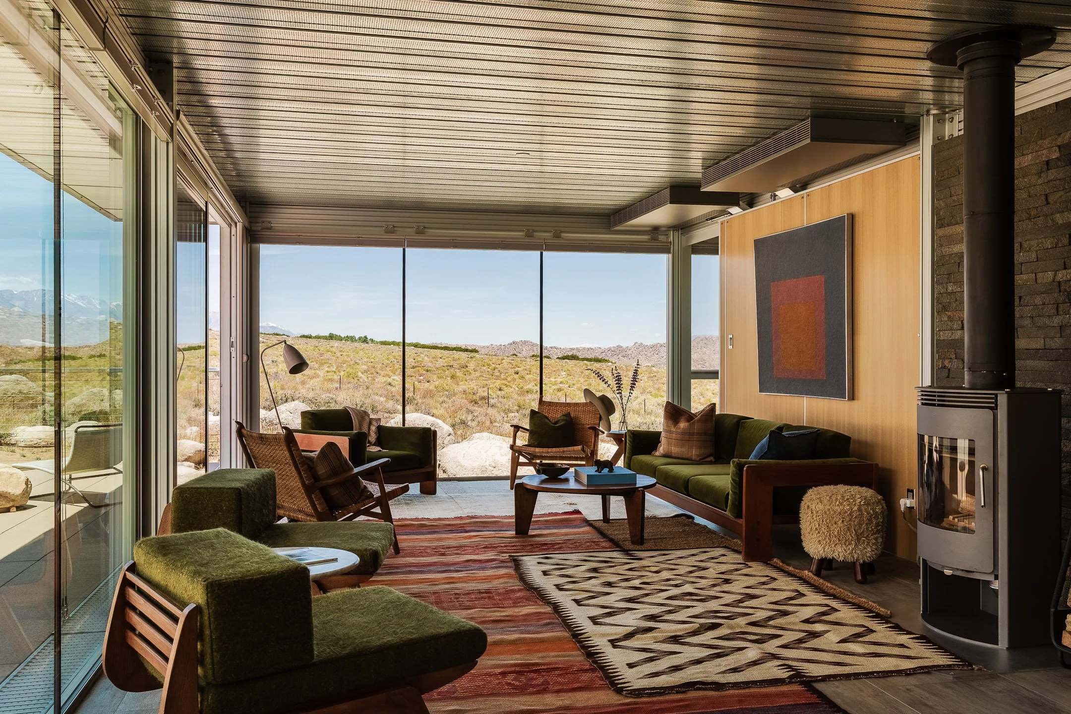 salon décoration mid-century maison de verre iT House Linda Taalman désert californien salon décoration mid-century maison de verre iT House Linda Taalman désert californien