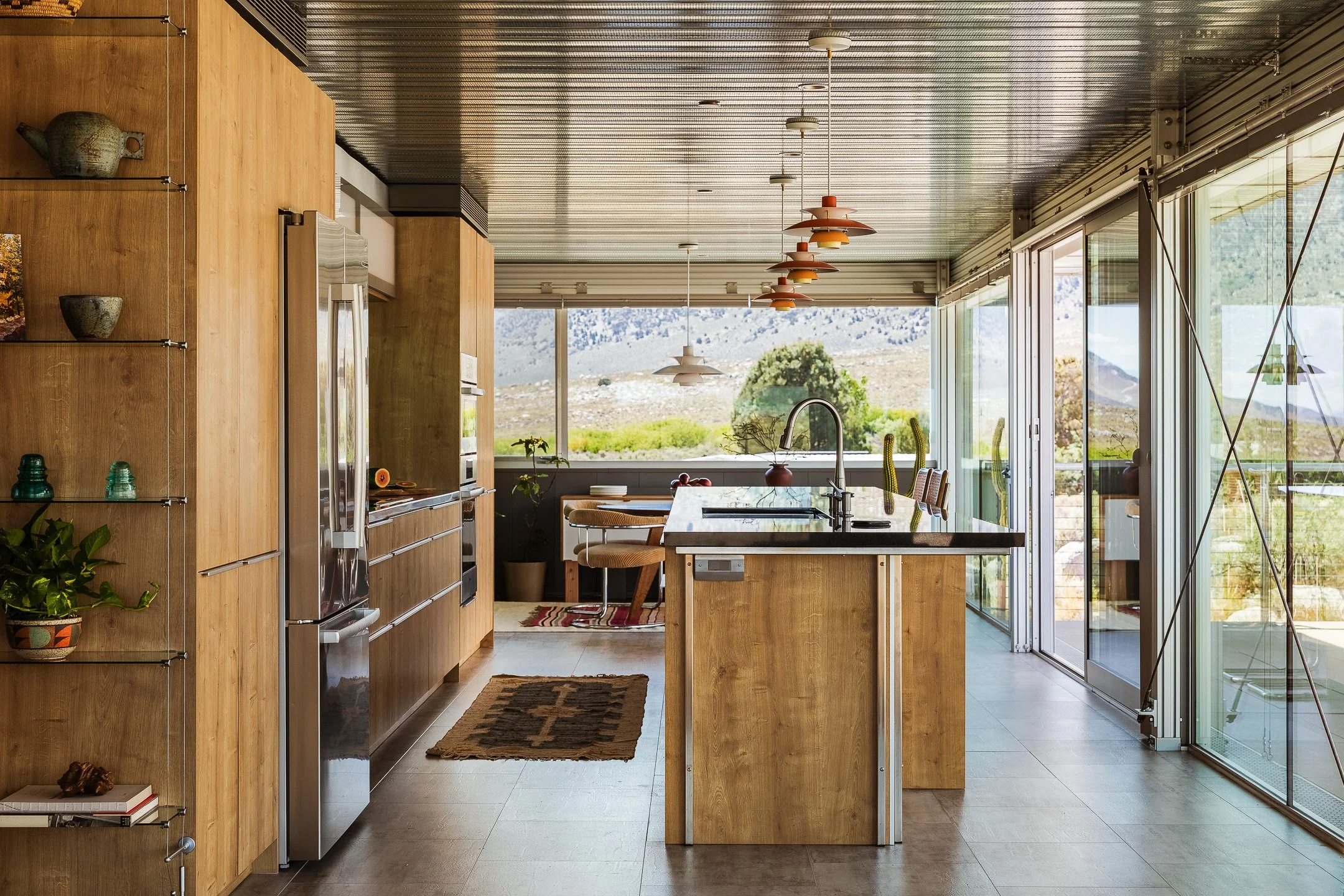 cuisine maison de verre iT House Linda Taalman désert californien cuisine maison de verre iT House Linda Taalman désert californien