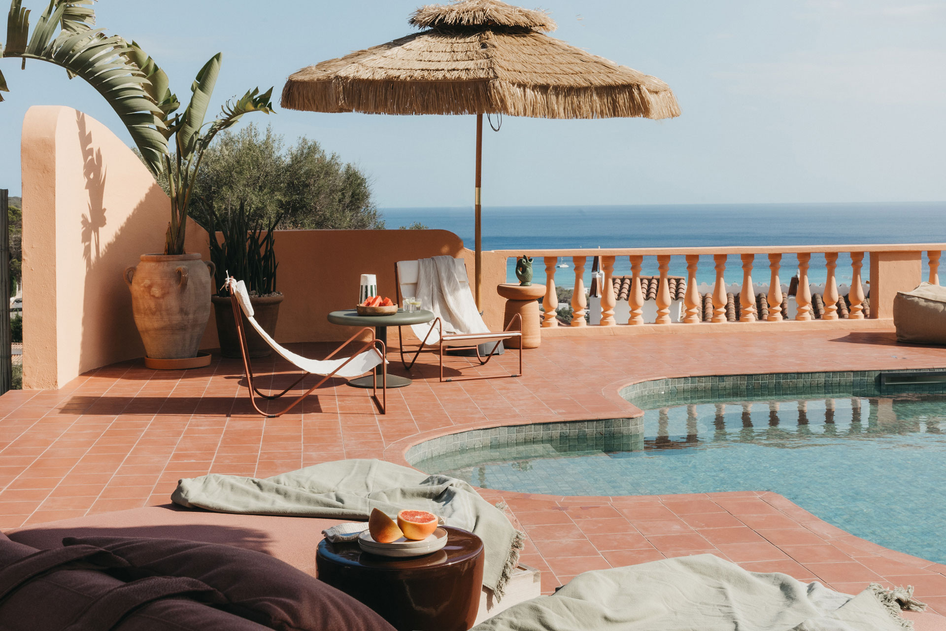 terrasse avec piscine et vue mer maison  méditerranéenne El Puente Al Amor Minorque