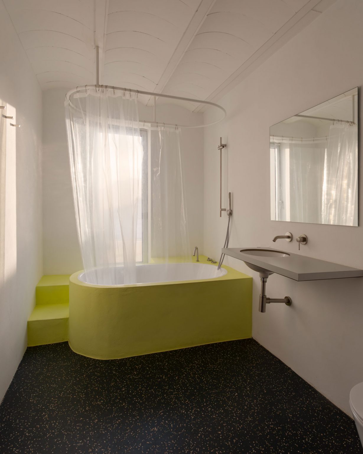 salle de bain vintage sixties baignoire jaune salle de bain vintage sixties baignoire jaune