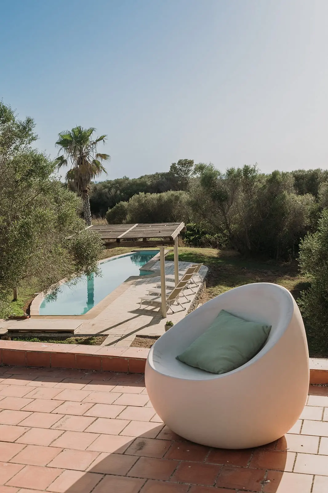 jardin avec piscine et pergola maison Minorque Casa Apolo