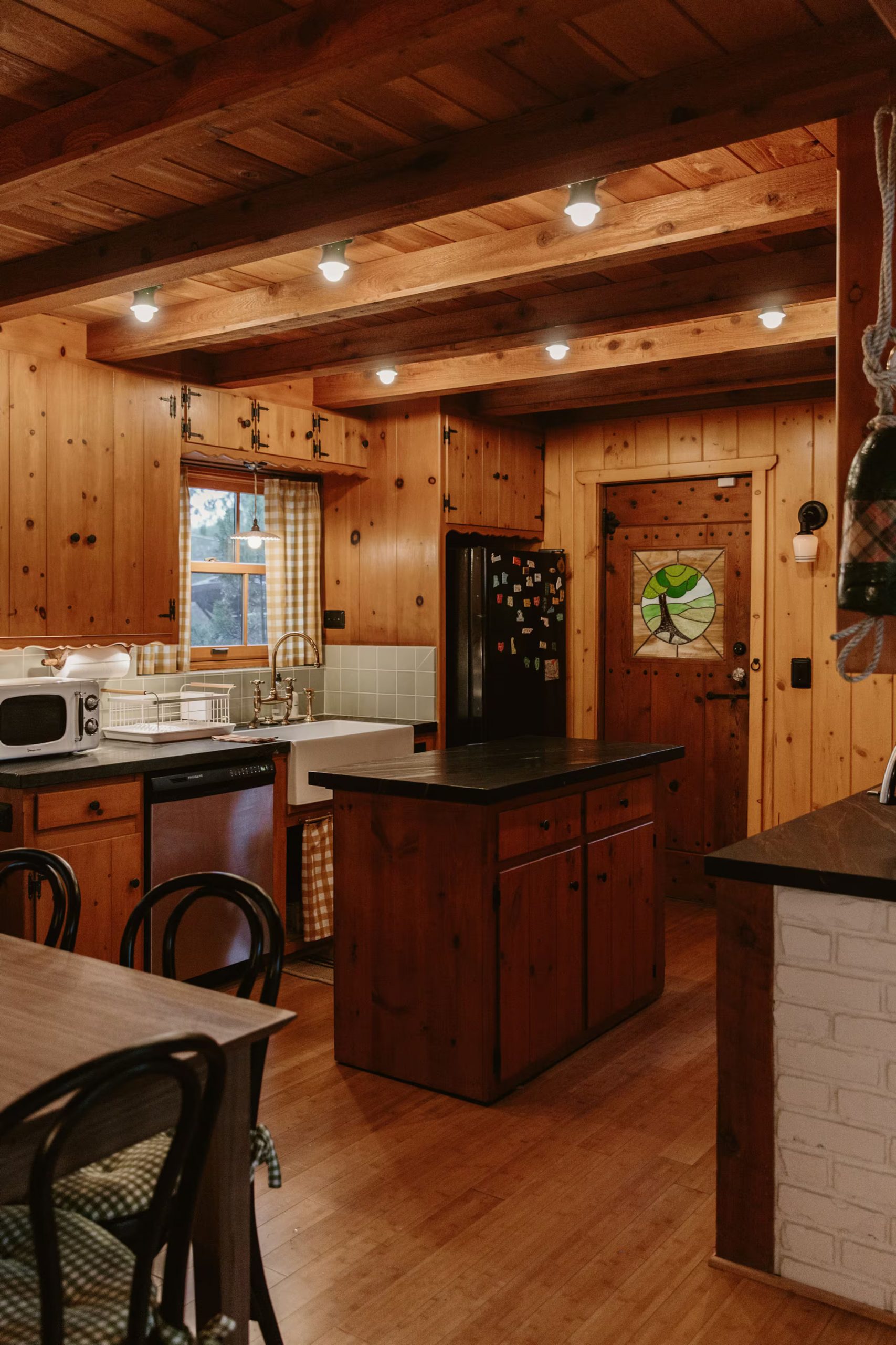 cuisine maison en bois décoration rustique chic style cottagecore 