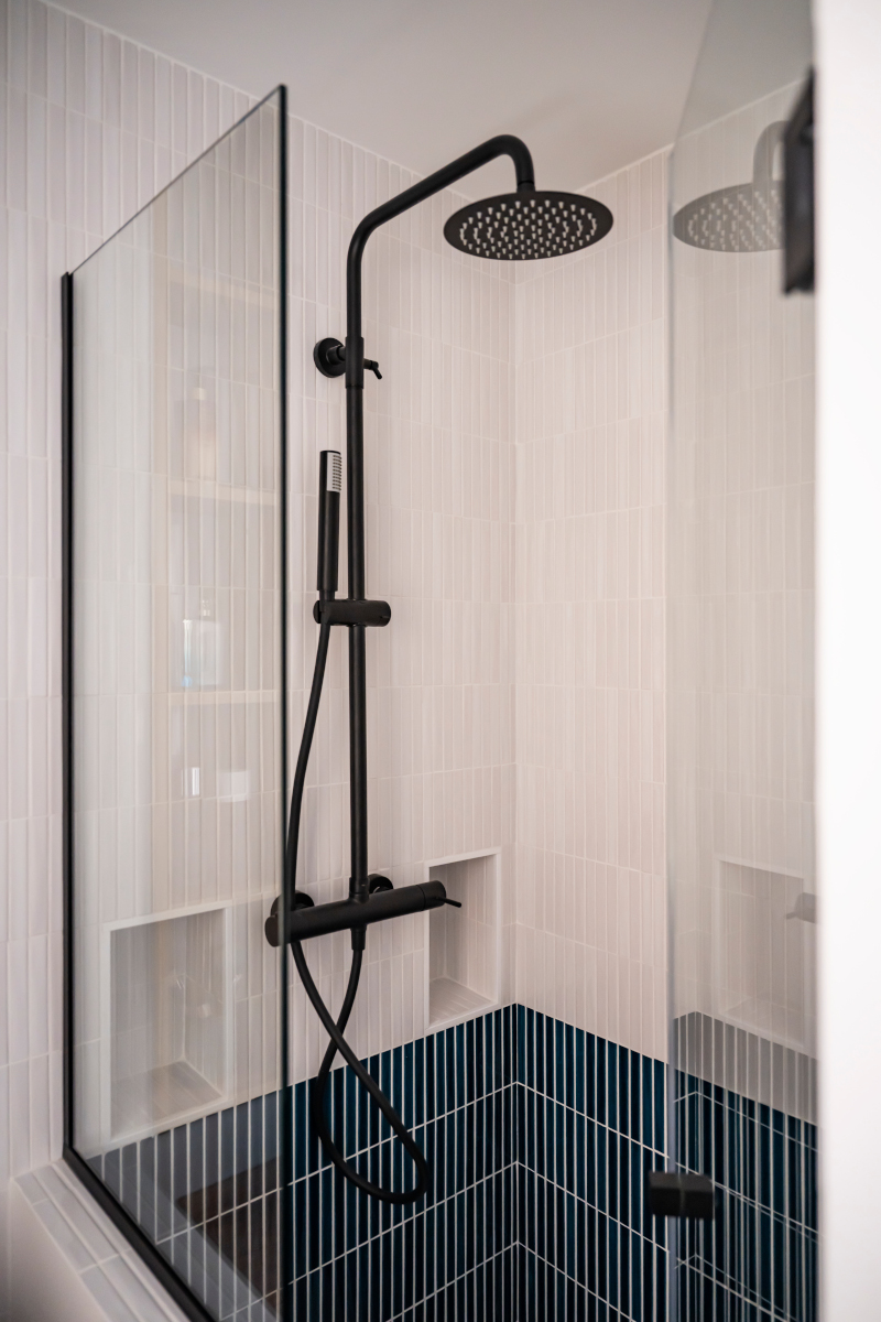 salle de bain appartement de 60m2 rénové à Paris Photo : ©Julien Pépy salle de bain appartement de 60m2 rénové à Paris Photo : ©Julien Pépy